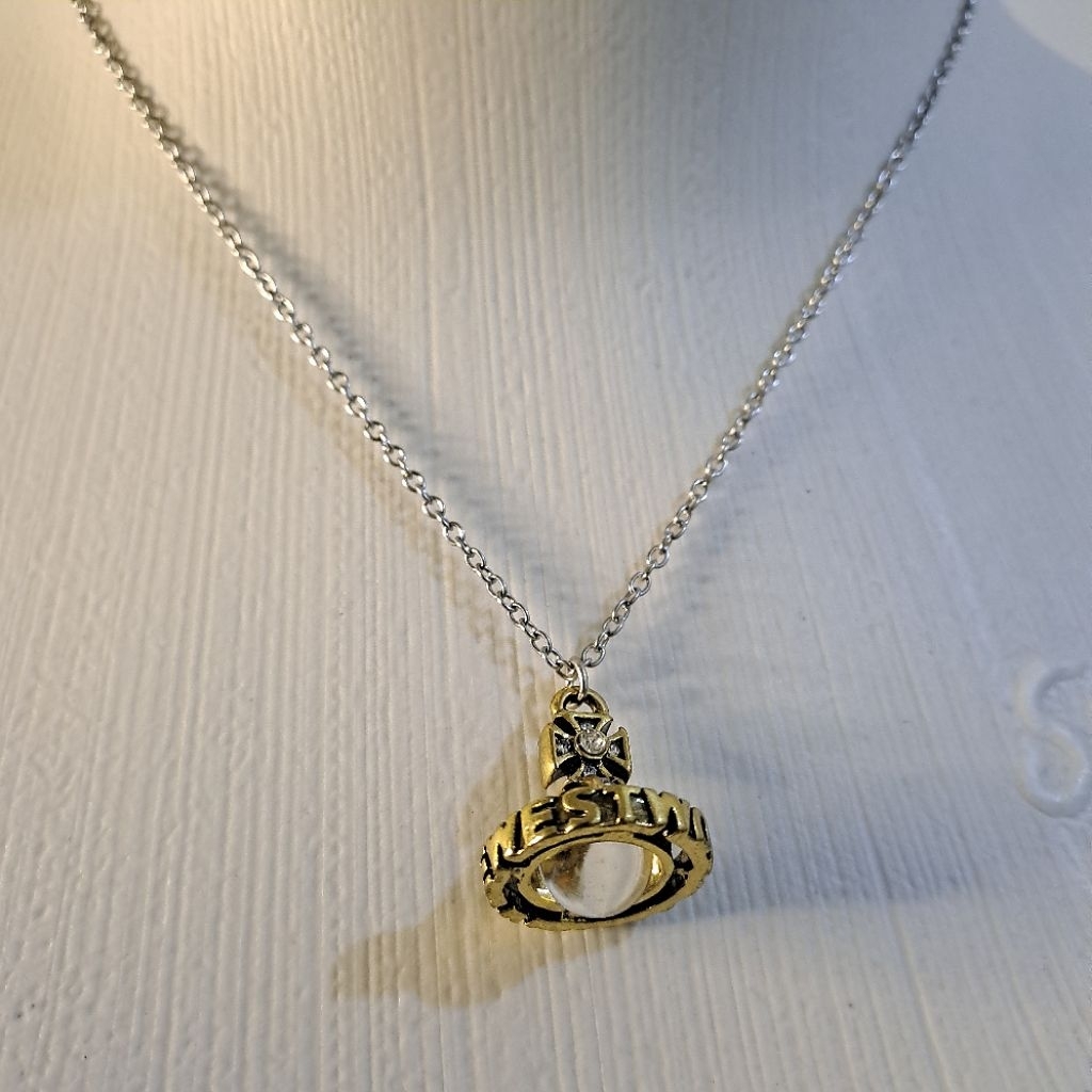 (PRELOVED) Vintage Vivienne Westwood Small Orb Saturn Necklace Punk Royalty Kalung Unisex Desainer B