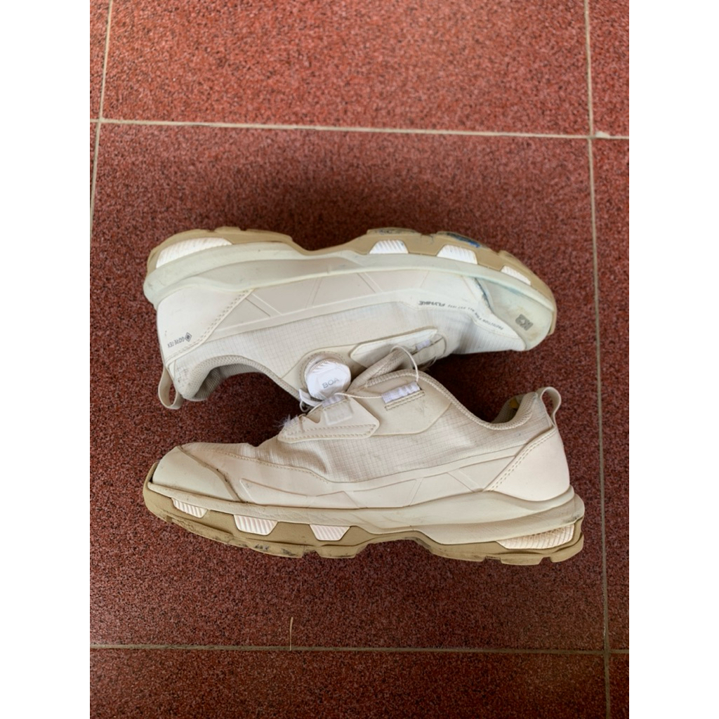 [preloved] sepatu gunung outdoor pria / wanita unisex mendaki antiair goretex boa brand k2 - bekas