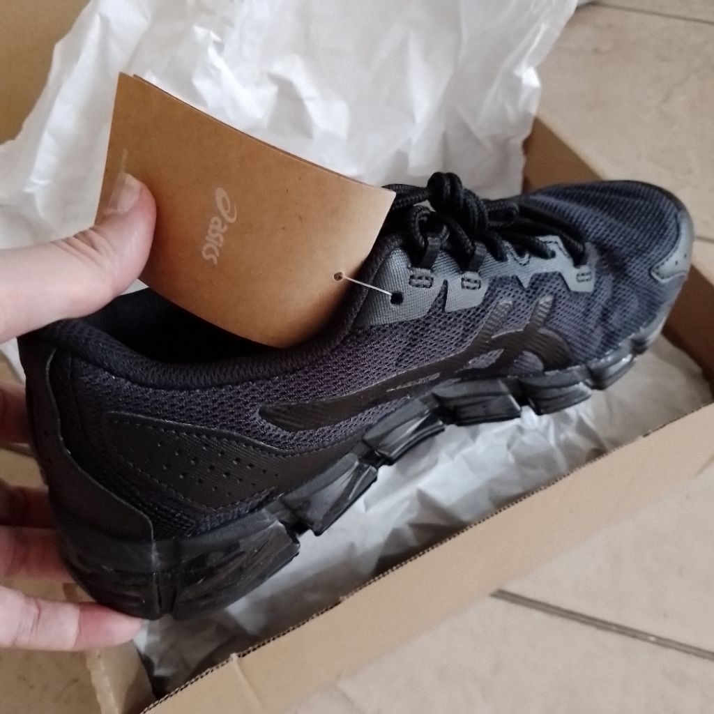 Asics Sepatu Pria Size 40