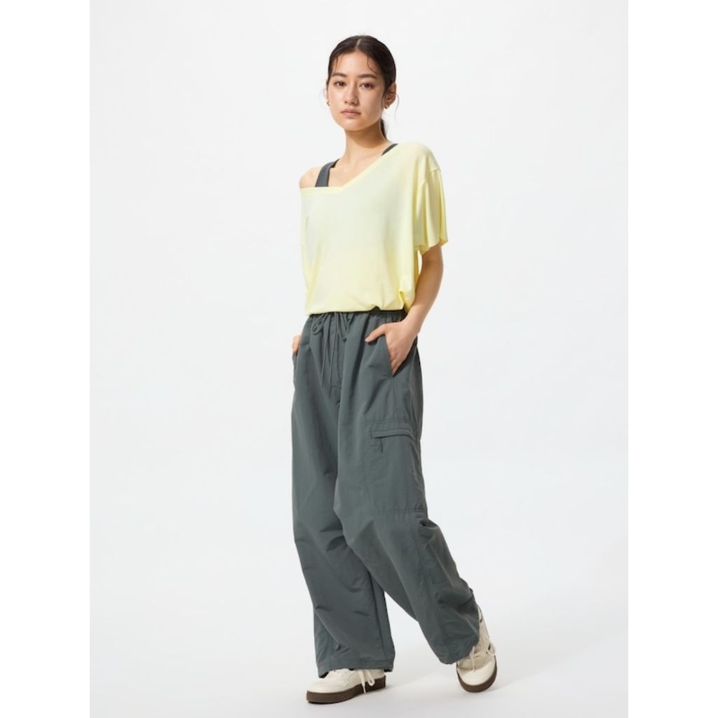 UNIQLO Celana Rileks Utilitas Nilon ORIGINAL JASTIP