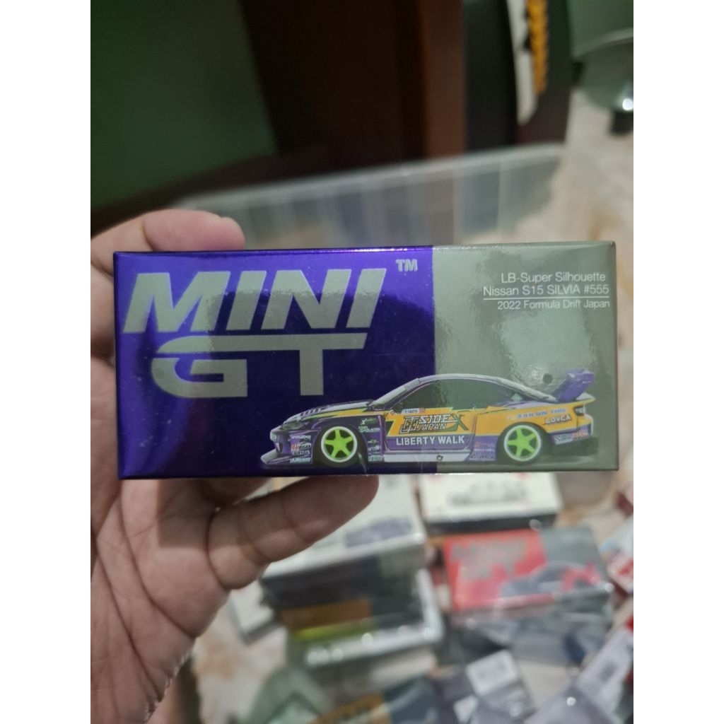 Mini gt Nissan LBWK S15 Silvia Ungu