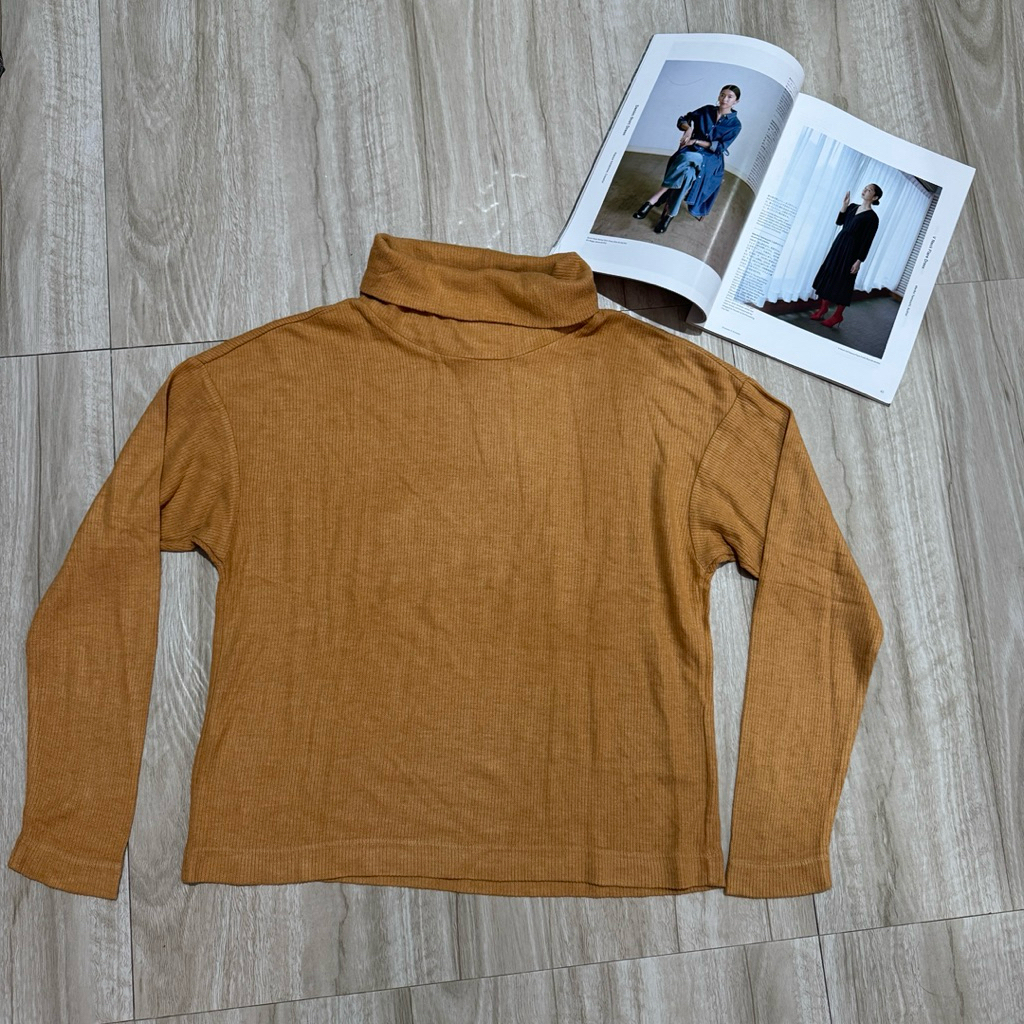 Atasan Uniqlo Preloved Original Brand