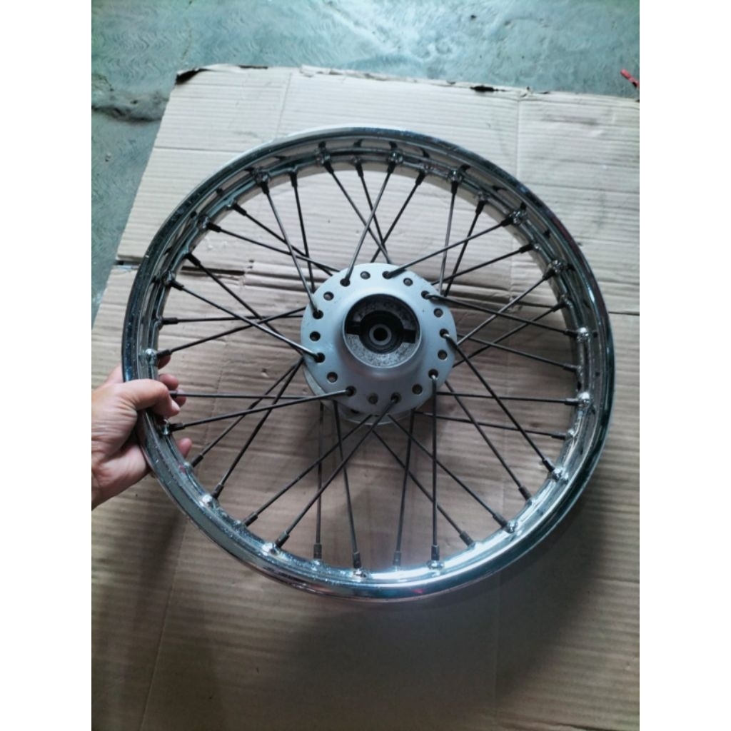 VELG DEPAN SPIN 125 JARI JARI ORIGINAL