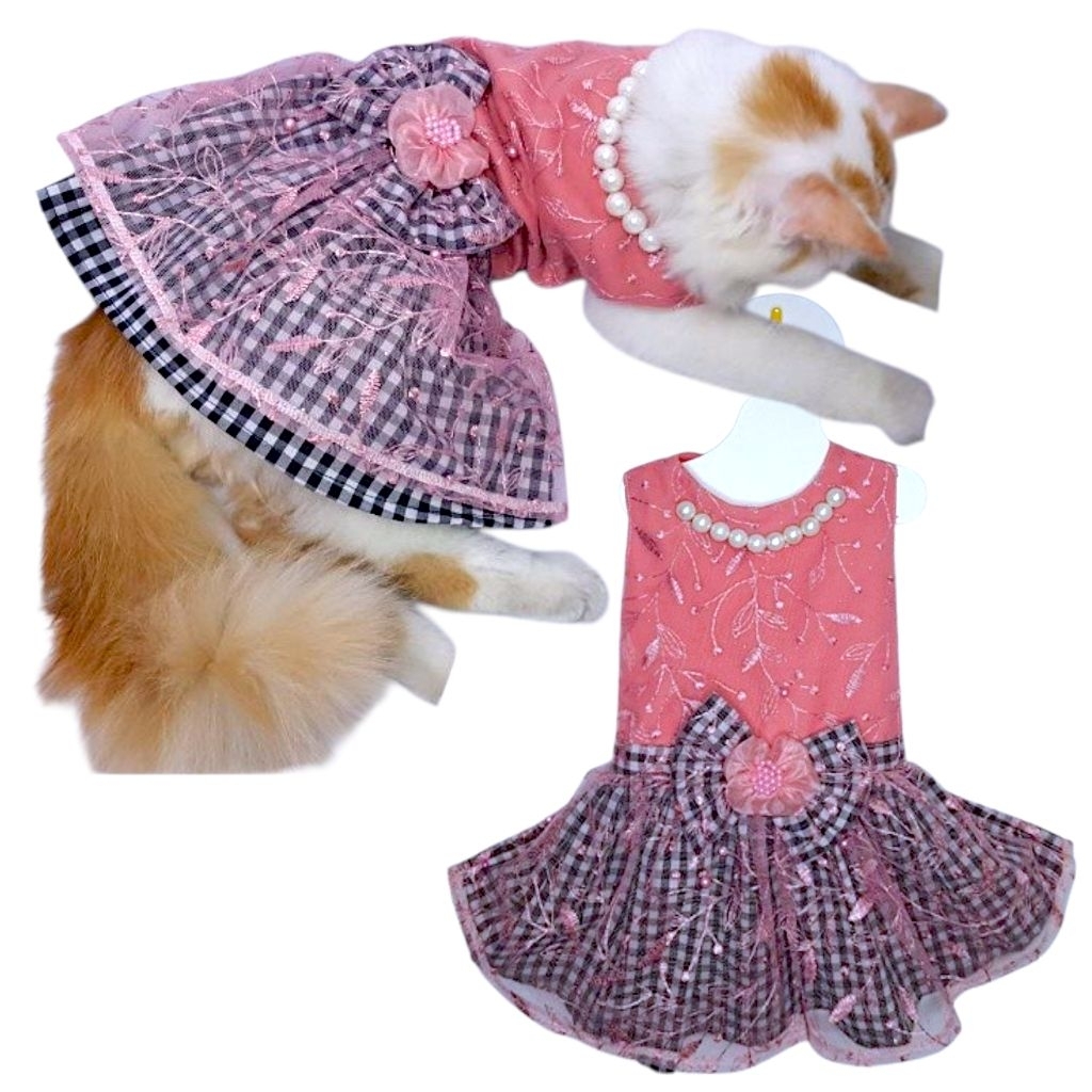 Baju Dress Brokat Tile Bordir Warna Dusty Rose Mix Katun Kotak Hitam untuk Anjing dan Kucing Pelihar