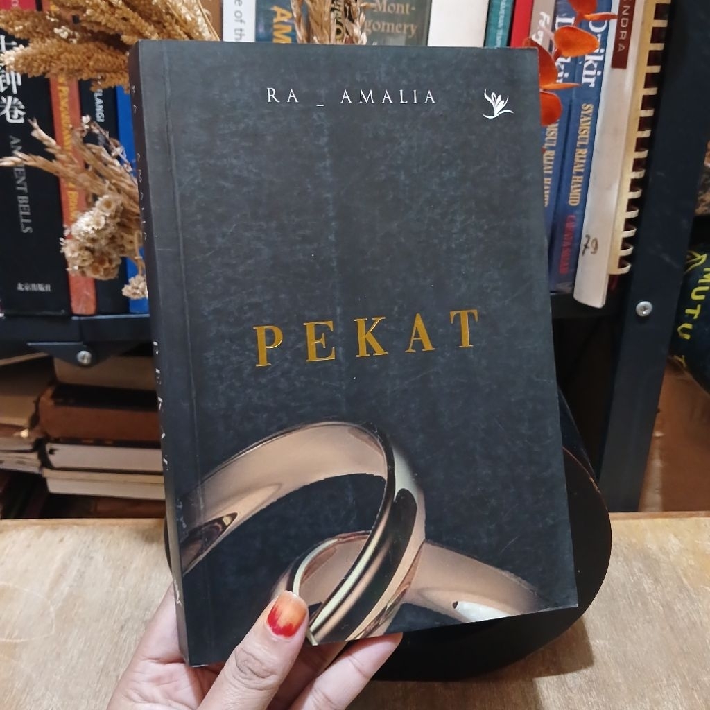 Pekat - novel oleh RA.Amalia