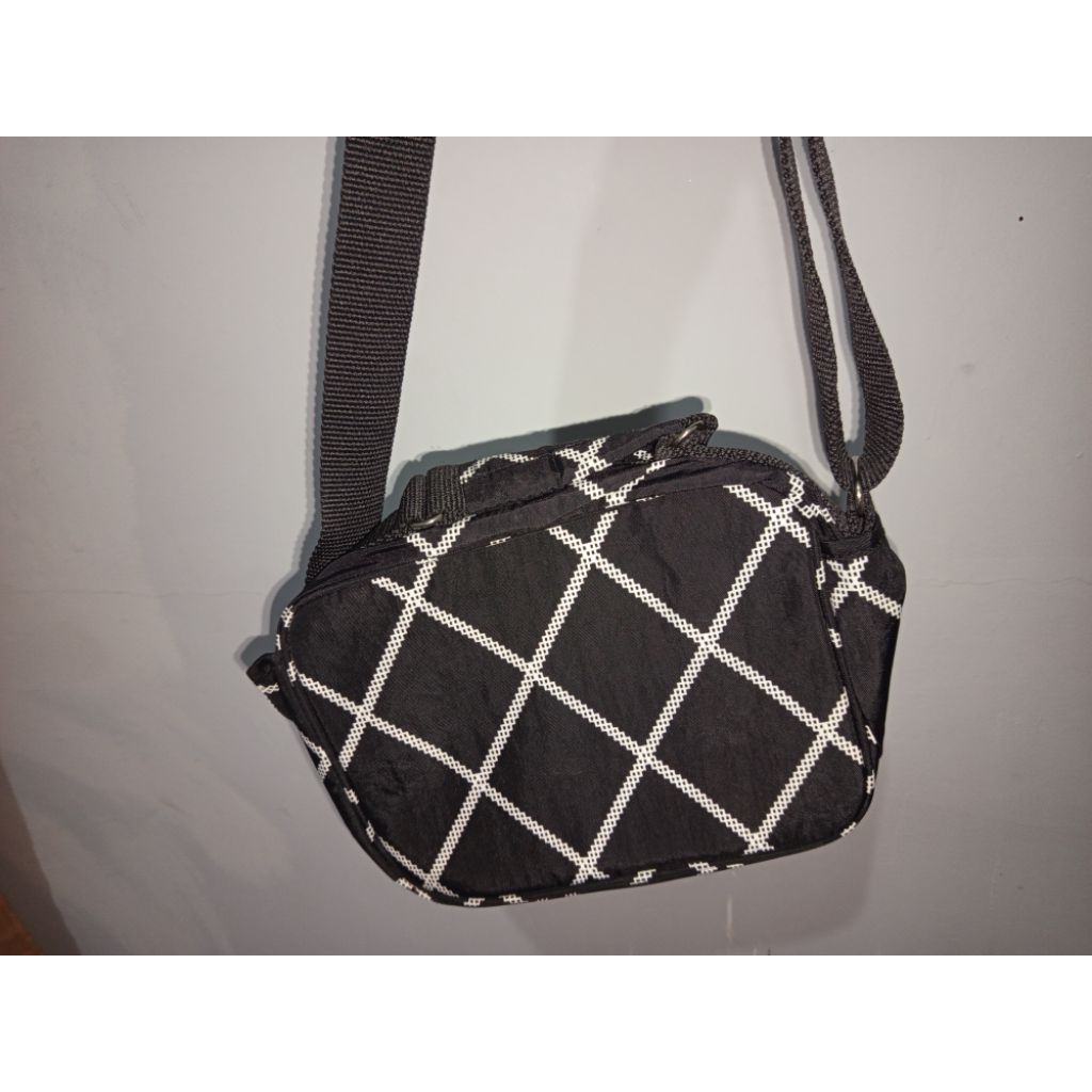 Tas Selempang Kipling Original Motif Geometris – Crossbody Bag Nilon Crinkle Ringan
