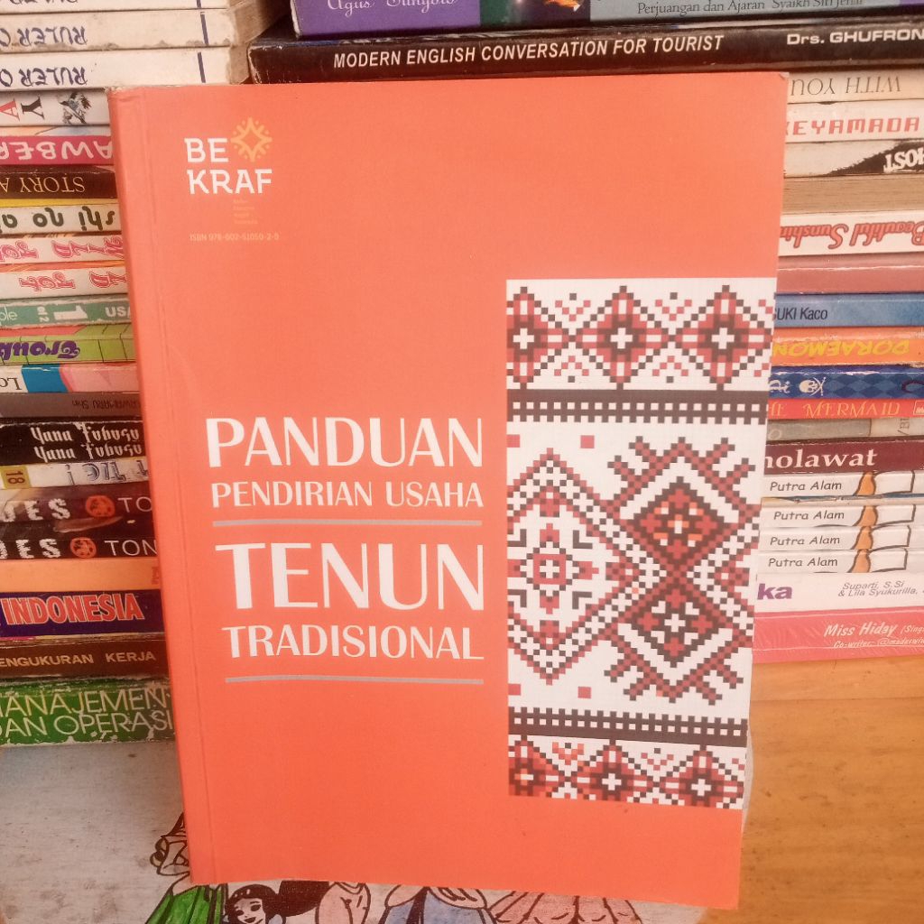 buku panduan pendirian usaha tenun tradisional berwarna  73 halaman