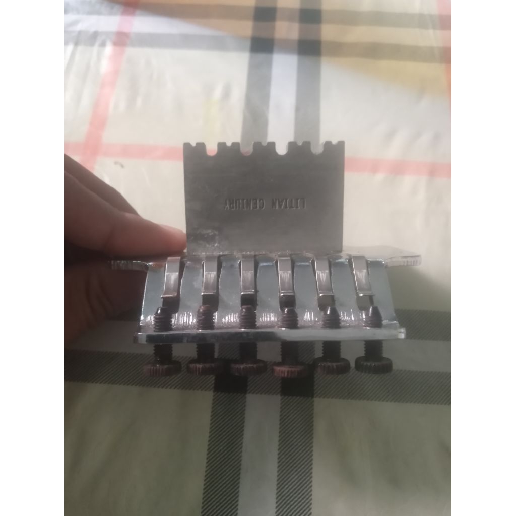 plate tremolo gitar updown
