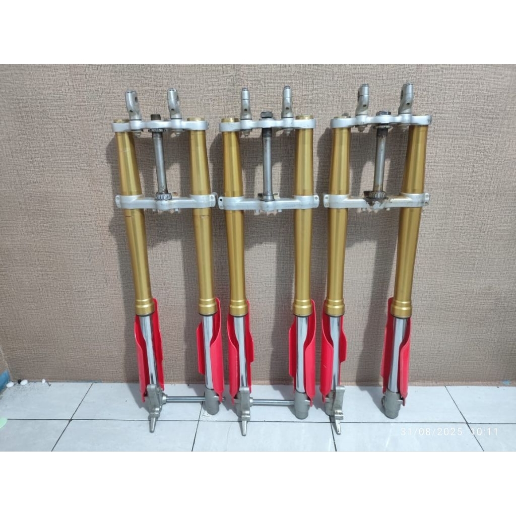 USD ORIGINAL COPOTAN HONDA crf 150LKondisi second baik
As siel aman 
Siap di aplikasi kan kemotor