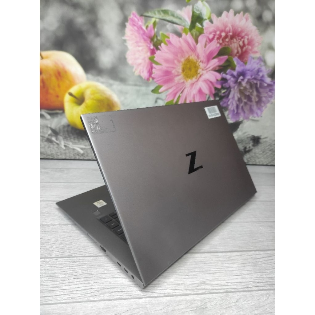 HP ZBOOK STUDIO G7 I7-10850H / 32GB RAM / SSD 256GB / NVIDIA QUADRO T1000 with max-Q design