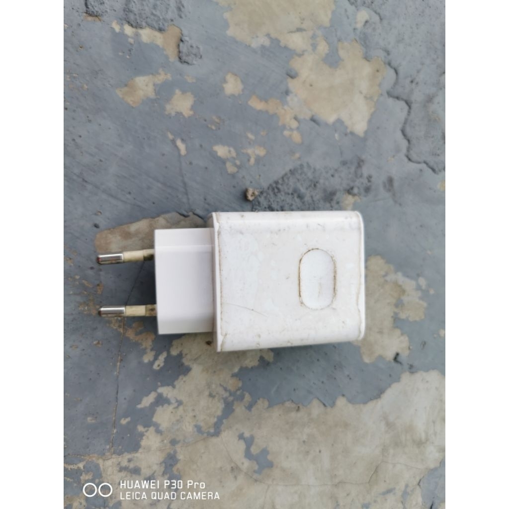 Original Huawei 40 watt super fast charging bawaan P30 pro