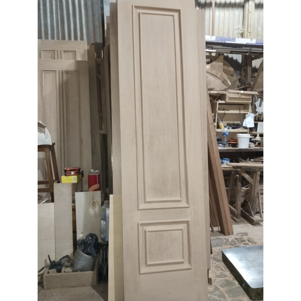pintu kayu kamper