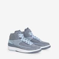 Sepatu Basket Nike WMNS Air Jordan 2 Retro (FB8871-041)