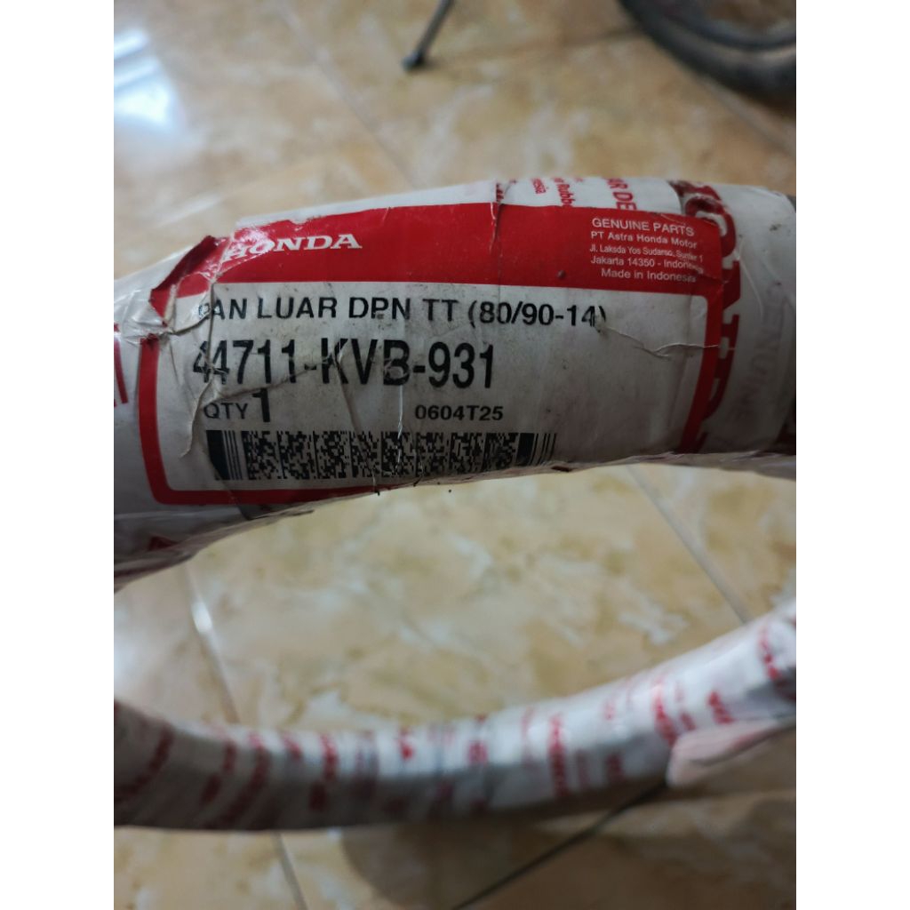 ban luar motor non tubles depan honda 80/90-14 cocok di gunakan motor matik anda(beat,scopy,Mio dll)