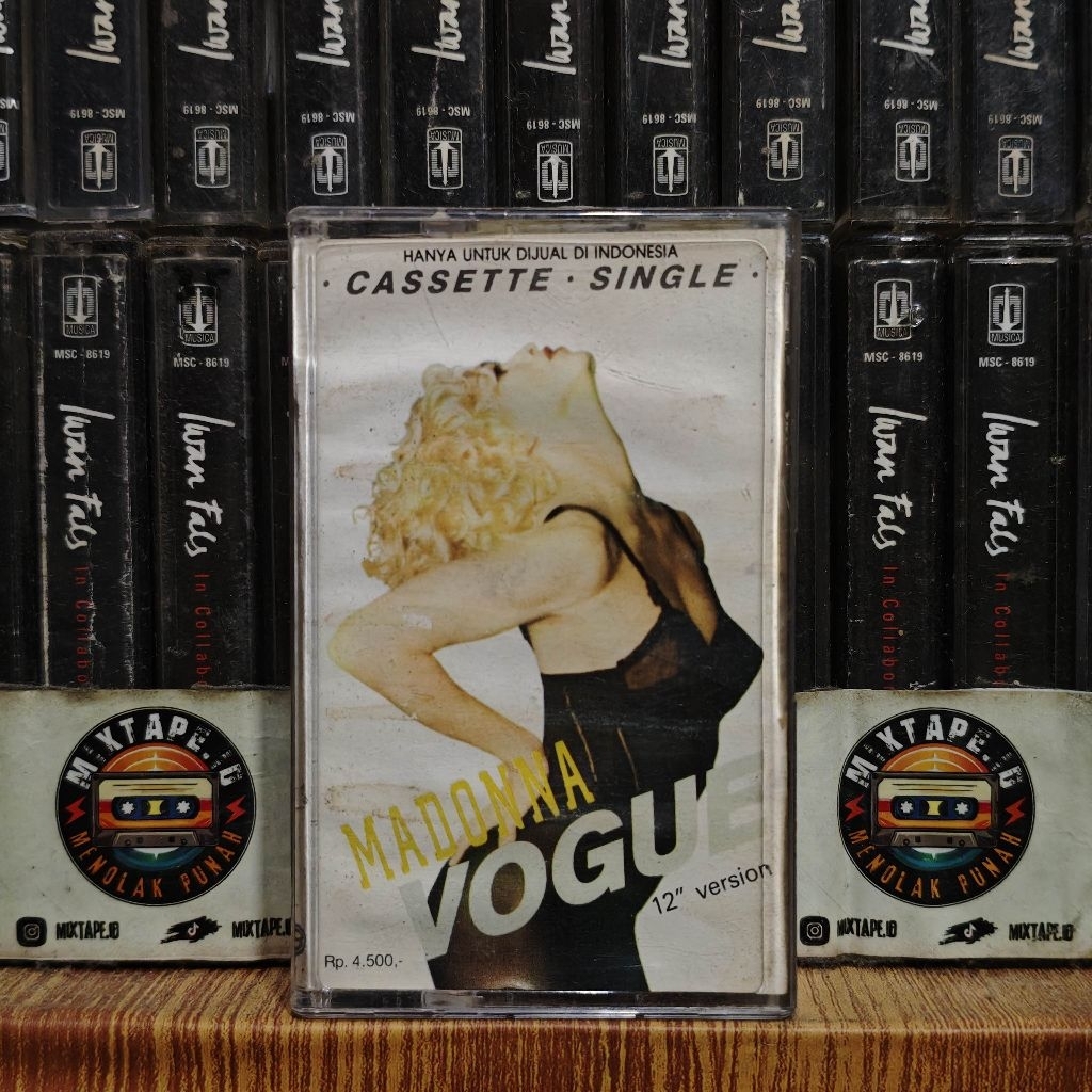Kaset - Madonna - Vogue (Cassette Single) - Radio Tape - Kaset Pita - Radio - Pemutar Kaset - Retro 