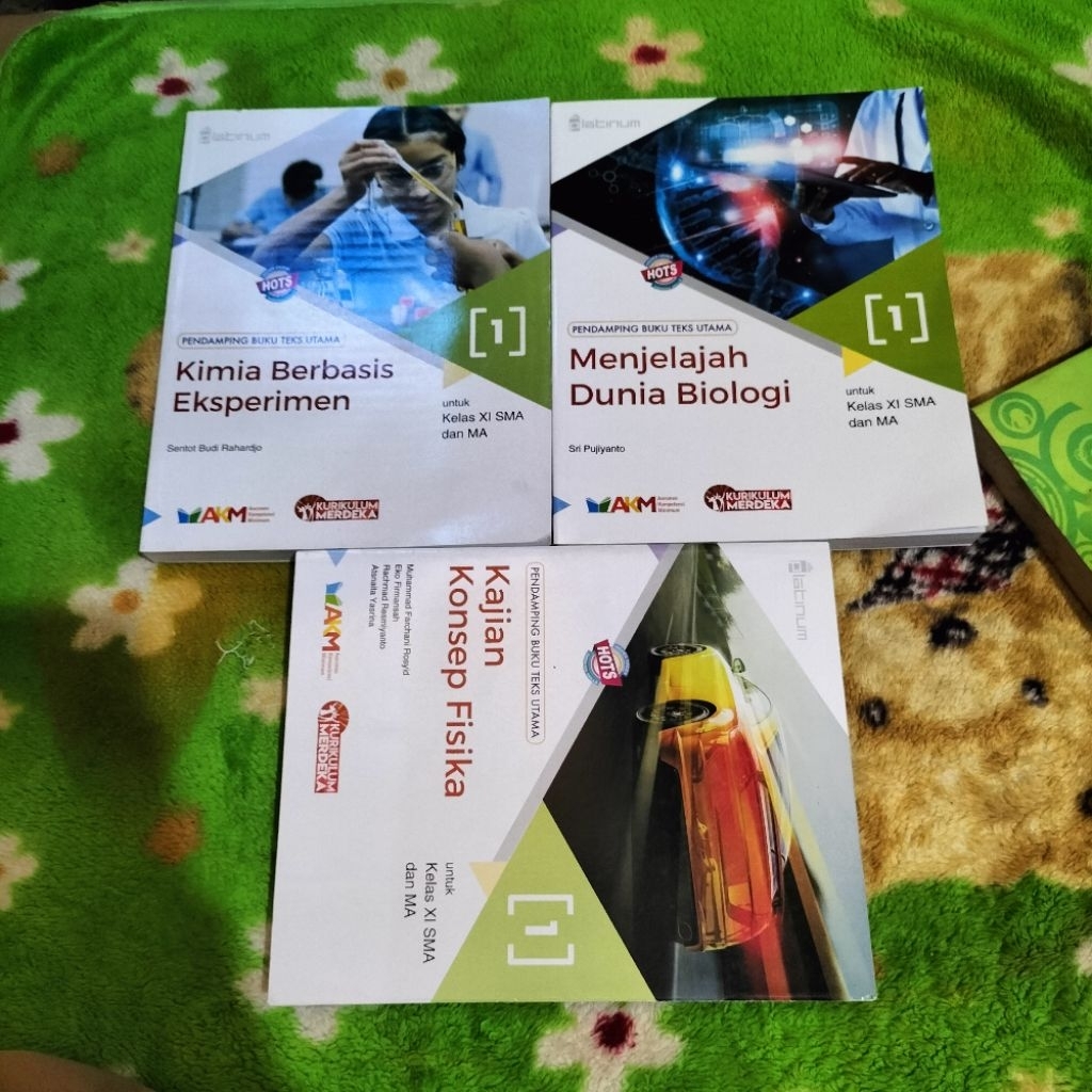 BUKU PENDAMPING KAJIAN KONSEP FISIKA MENJELAJAH DUNIA BIOLOGI KIMIA BERBASIS EKSPERIMEN UNTUK KELAS 