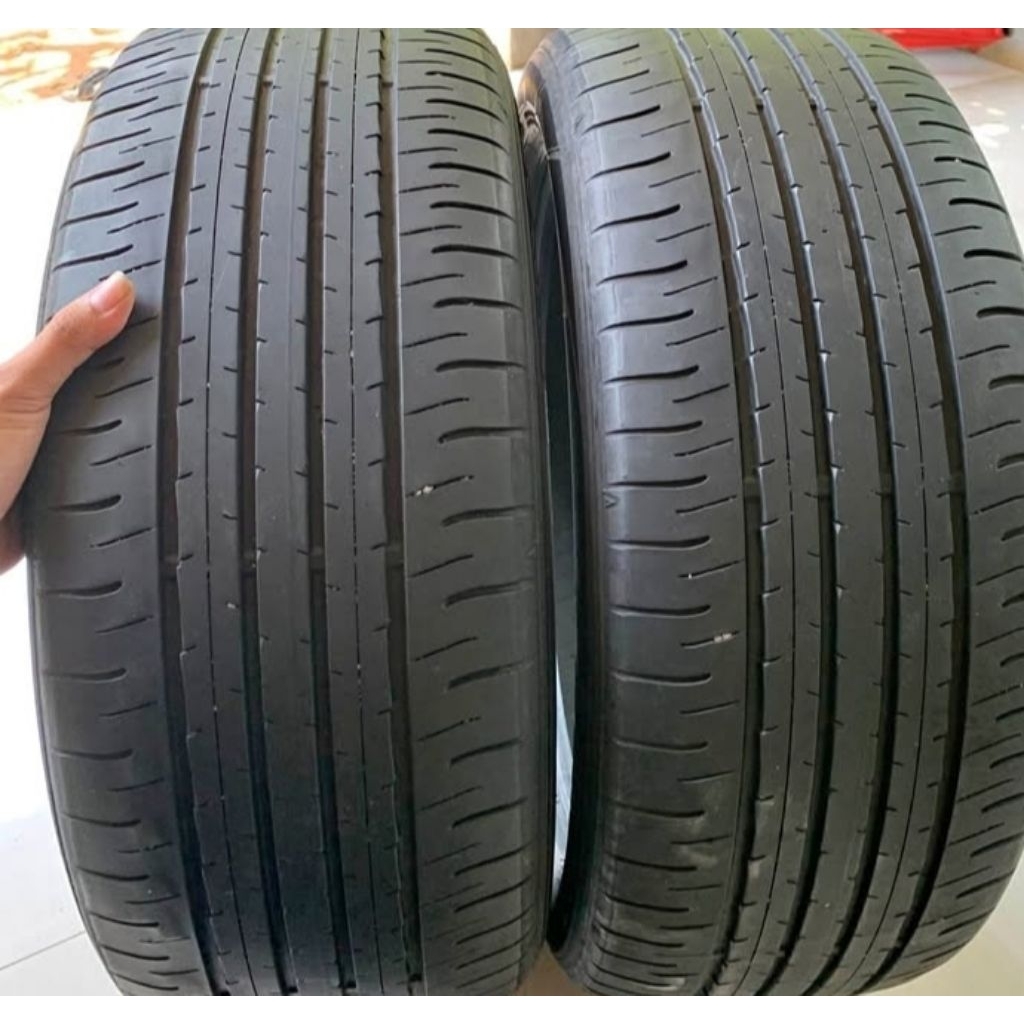 ban mobil ring 18 ban mobil merek Dunlop ukuran 225/50 18