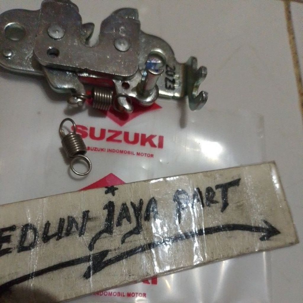 per engsel kunci jok belakang Suzuki fu PNP nmax  dll