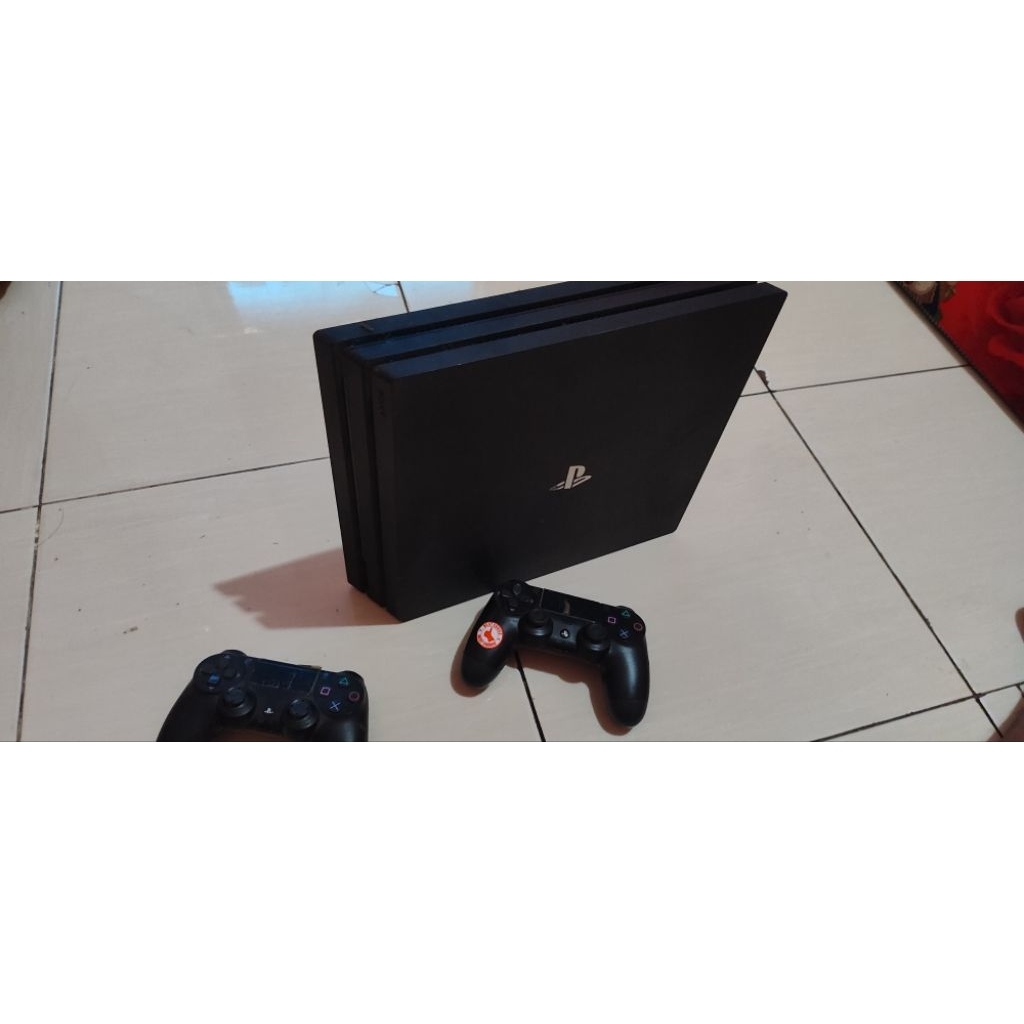 PS4 PRO / 1TB