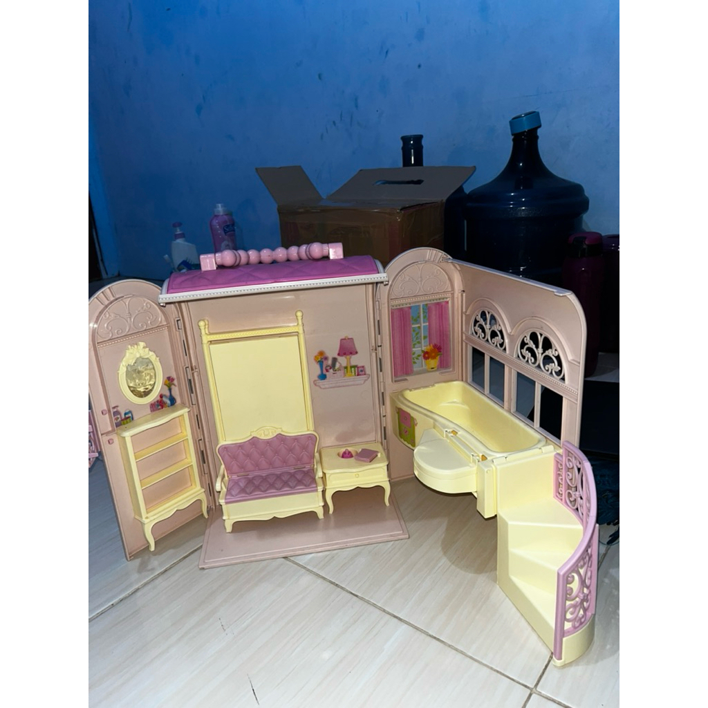 Barbie Sweet Dreams bed and bath house - Preloved
