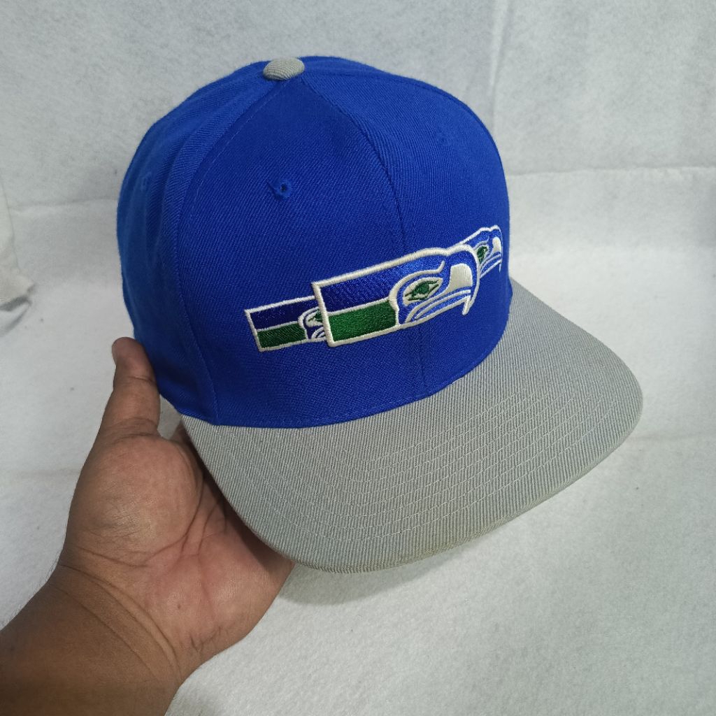 Topi Snapback Seattle Seahawks NFL x Mitchell & Ness Vintage Blue Grey Original Preloved