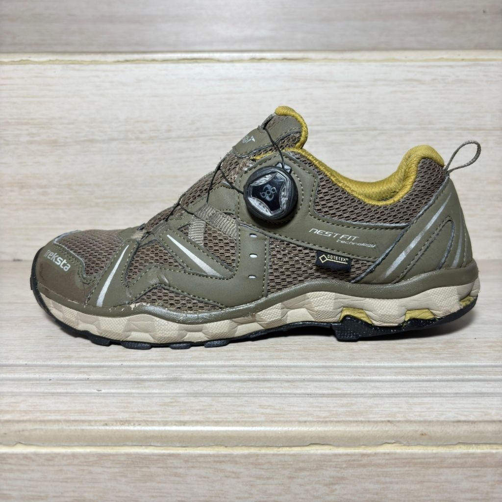 SEPATU OUTDOOR TREKKING HIKING & RUNNING TREKSTA BOA SYSTEM / TALI PUTAR SECOND ORIGINAL  [ MURAH ]