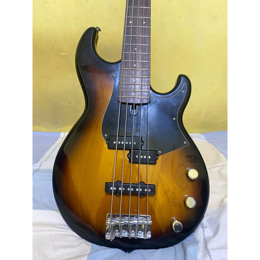 bass yamaha bb435