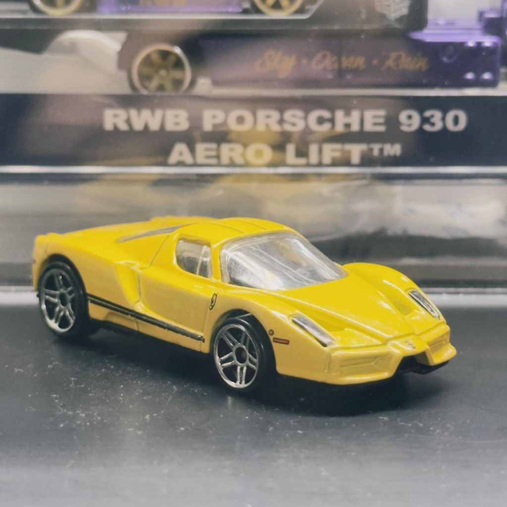 Hotwheels Ferrari Enzo kuning Loose
