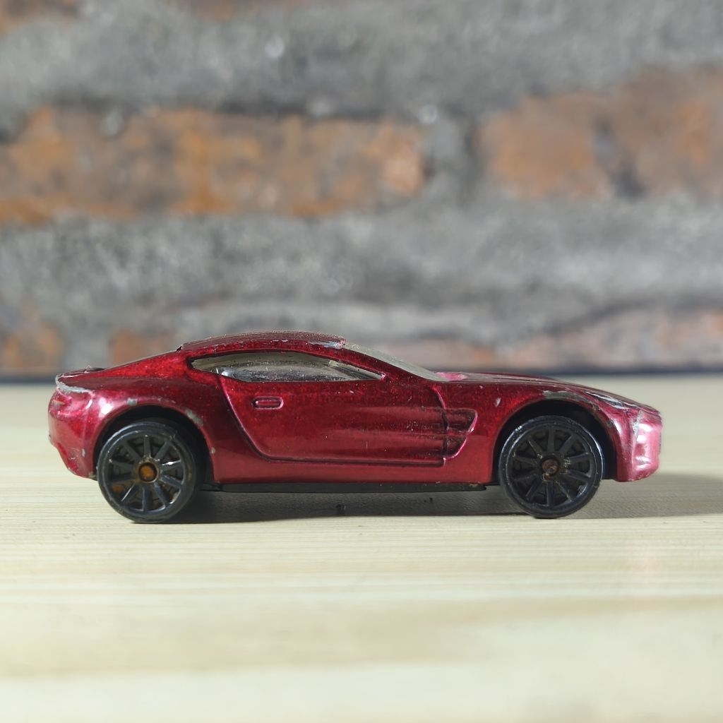 Hot Wheels Aston Martin One 77 - Loose
