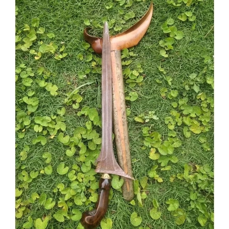 Keris Dapur Tumenggung Warangka Ladrang Iras Kayu Trembalo Sepuh Utuh Pamor Kelengan