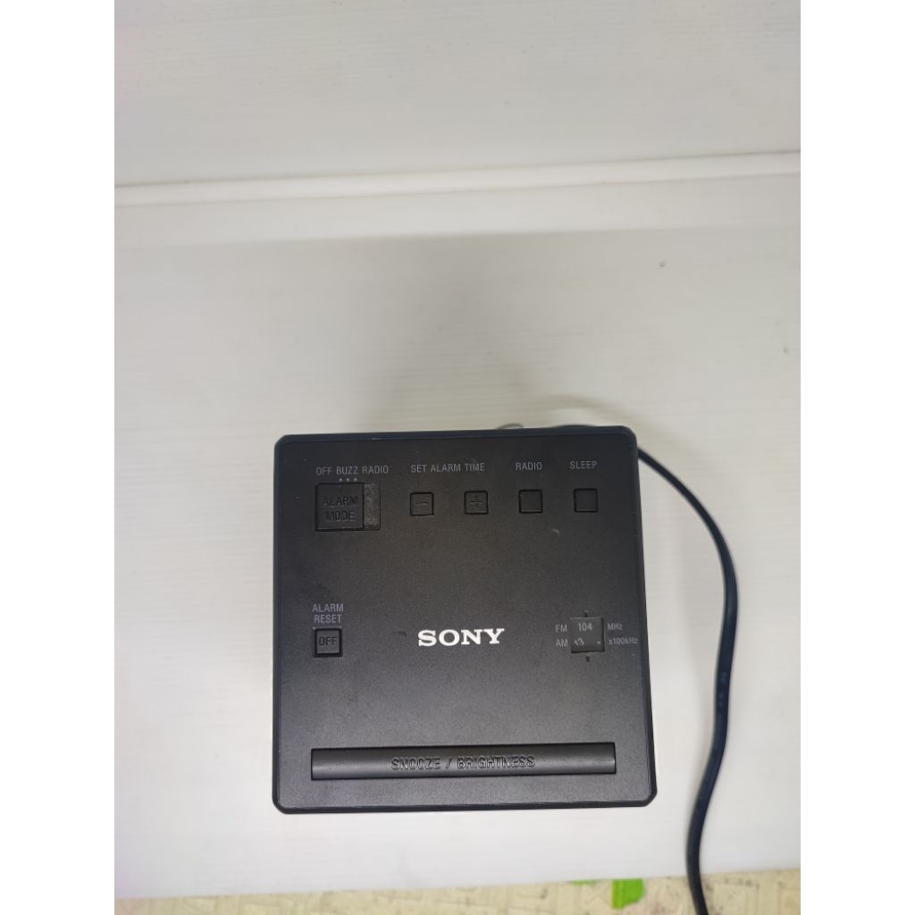 Sony Alarm Clock Radio FM AM Jam Meja Digital