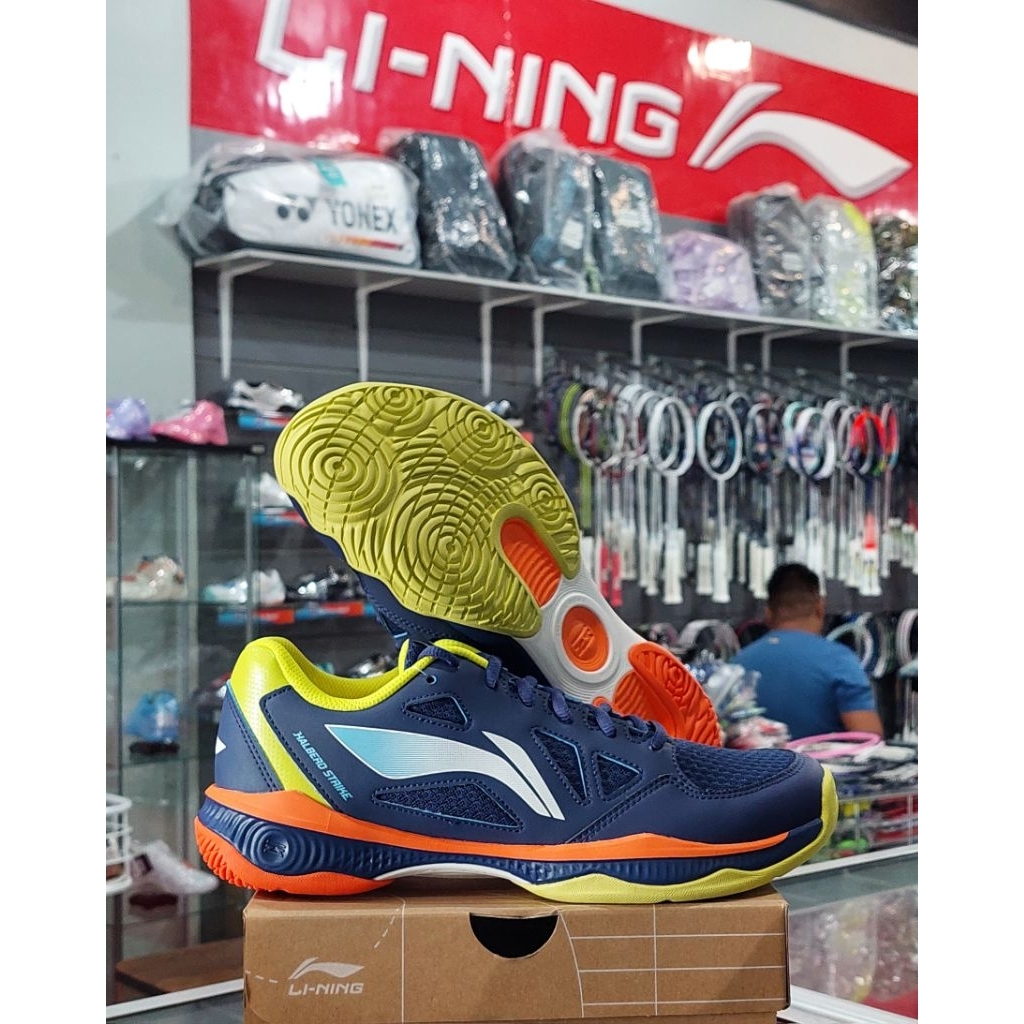 SEPATU BADMINTON LINING HALBERD STRIKE