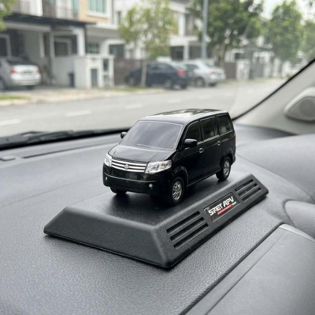 (APV ARENA) Skala 1 : 45 Resin Crystal 13x8cm Pajangan Interior Miniatur Mobil