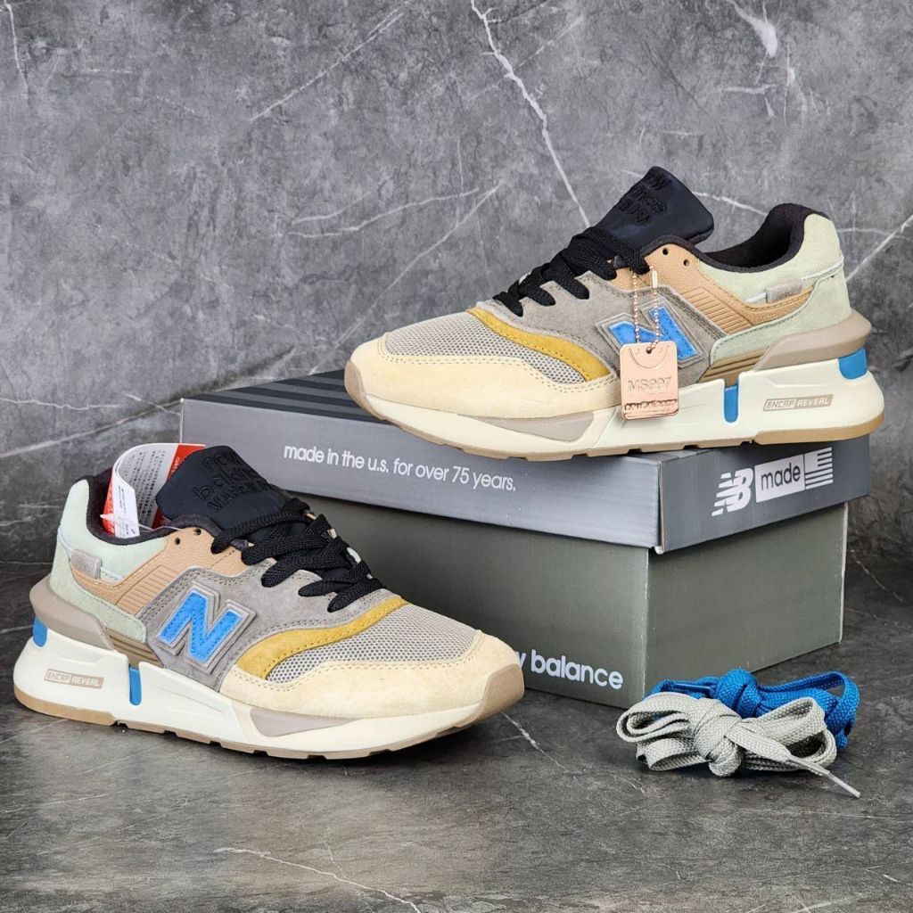 Sepatu Pria 997 KITH Brown