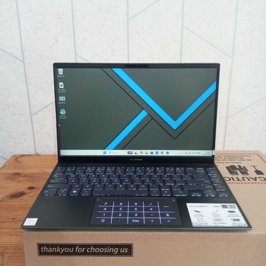 Asus Zenbook 14 UM425I, Amd Ryzen 5 - 4500U, Ram 8/512Gb, #Backlight, #Numerik, #IPS, Super Slim, 1,