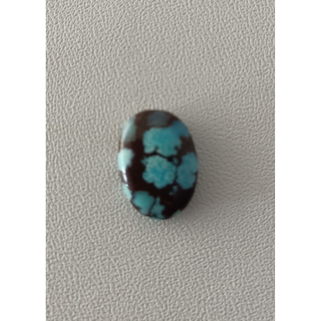 pirus mesir dimensi kantoran warna biru langit gradasi
