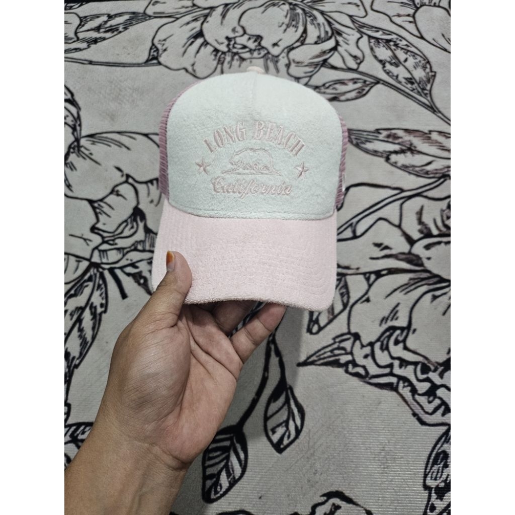 New era California Towel Two tone Trucker cap