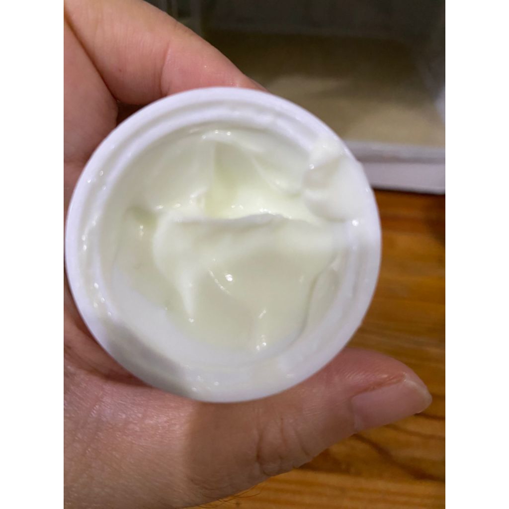 Krim Flek Hitam dan Melasma