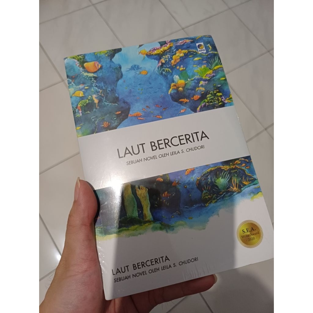Laut Bercerita novel