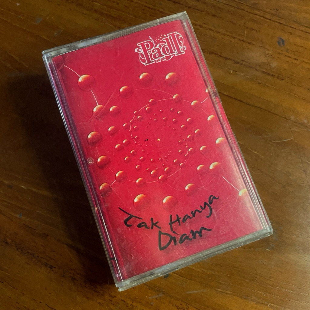 Kaset pita padi tak hanya diam