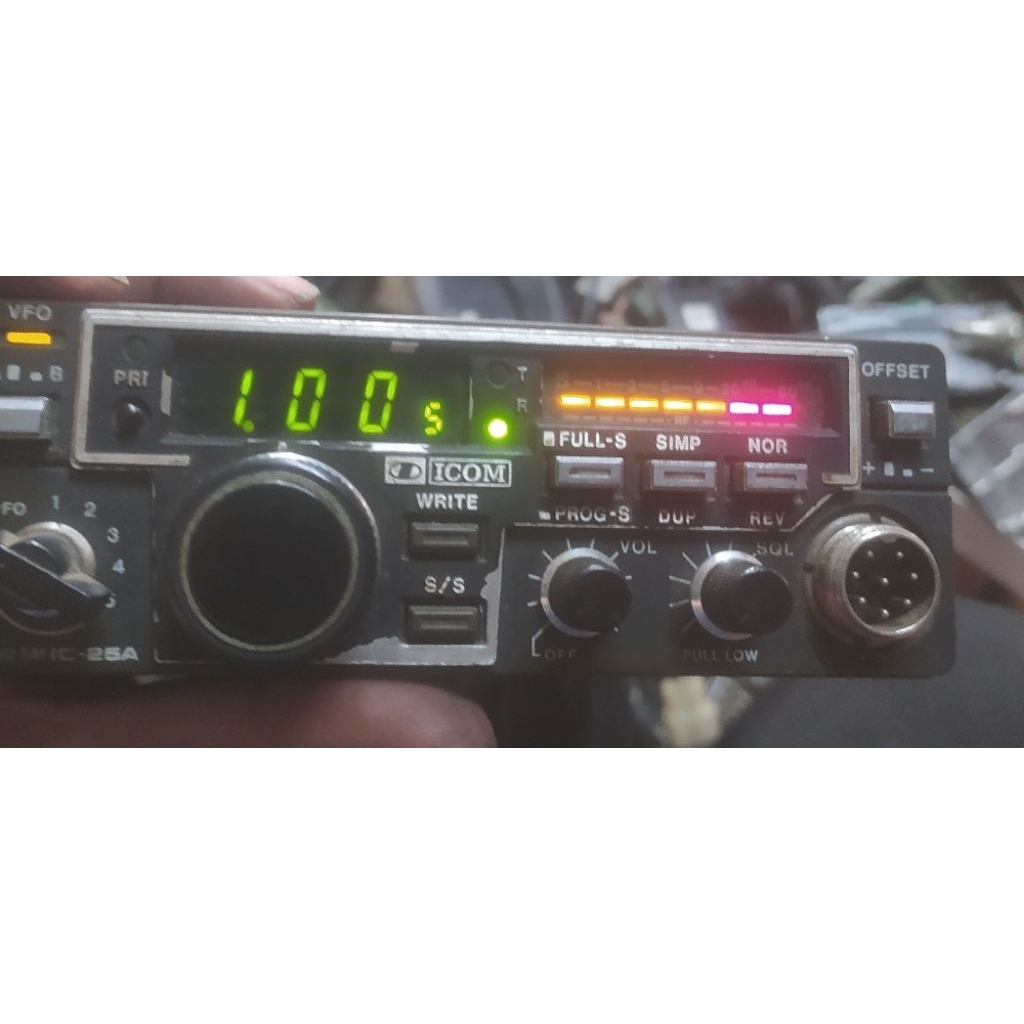 Rig icom ic 25a.