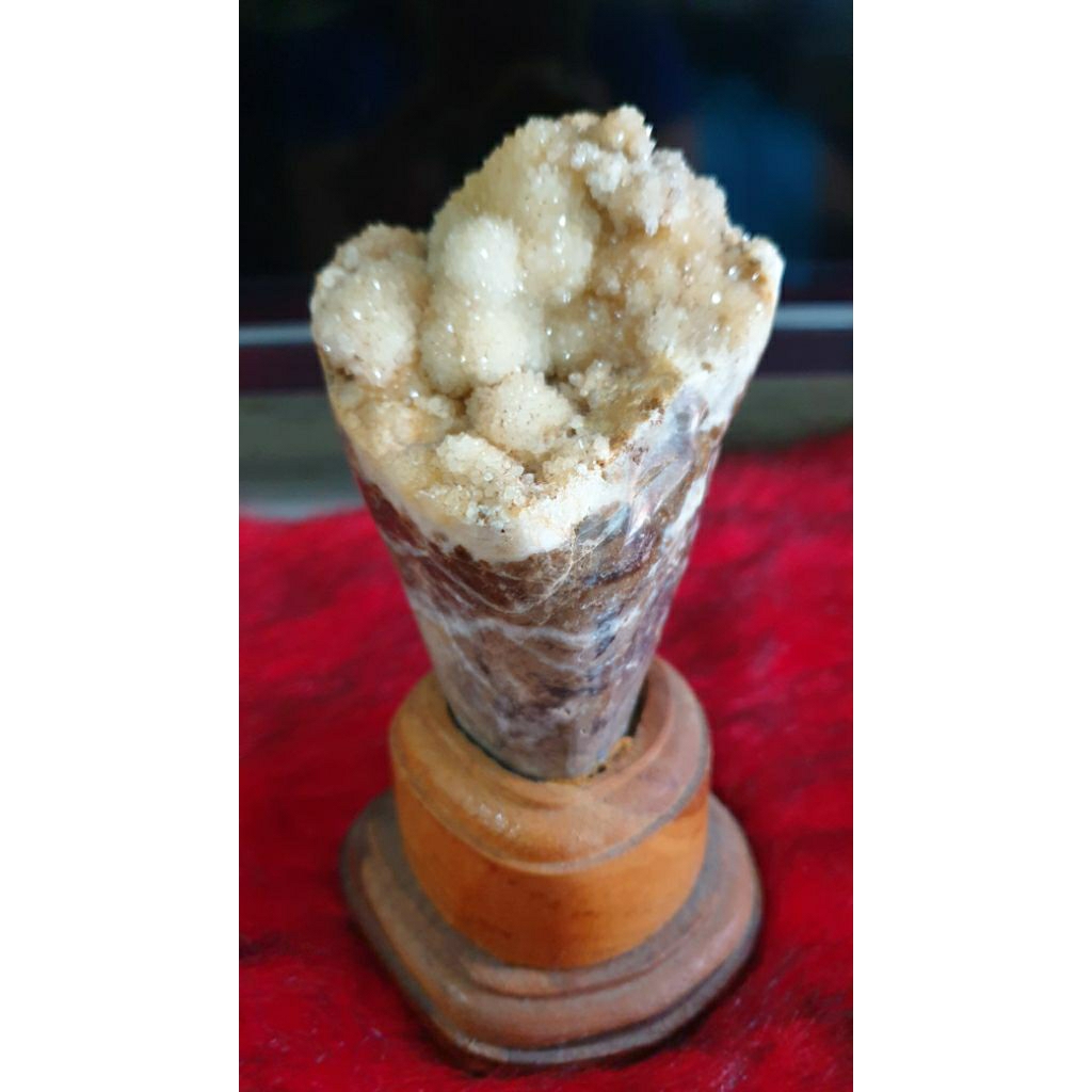 Crystal quartz geode