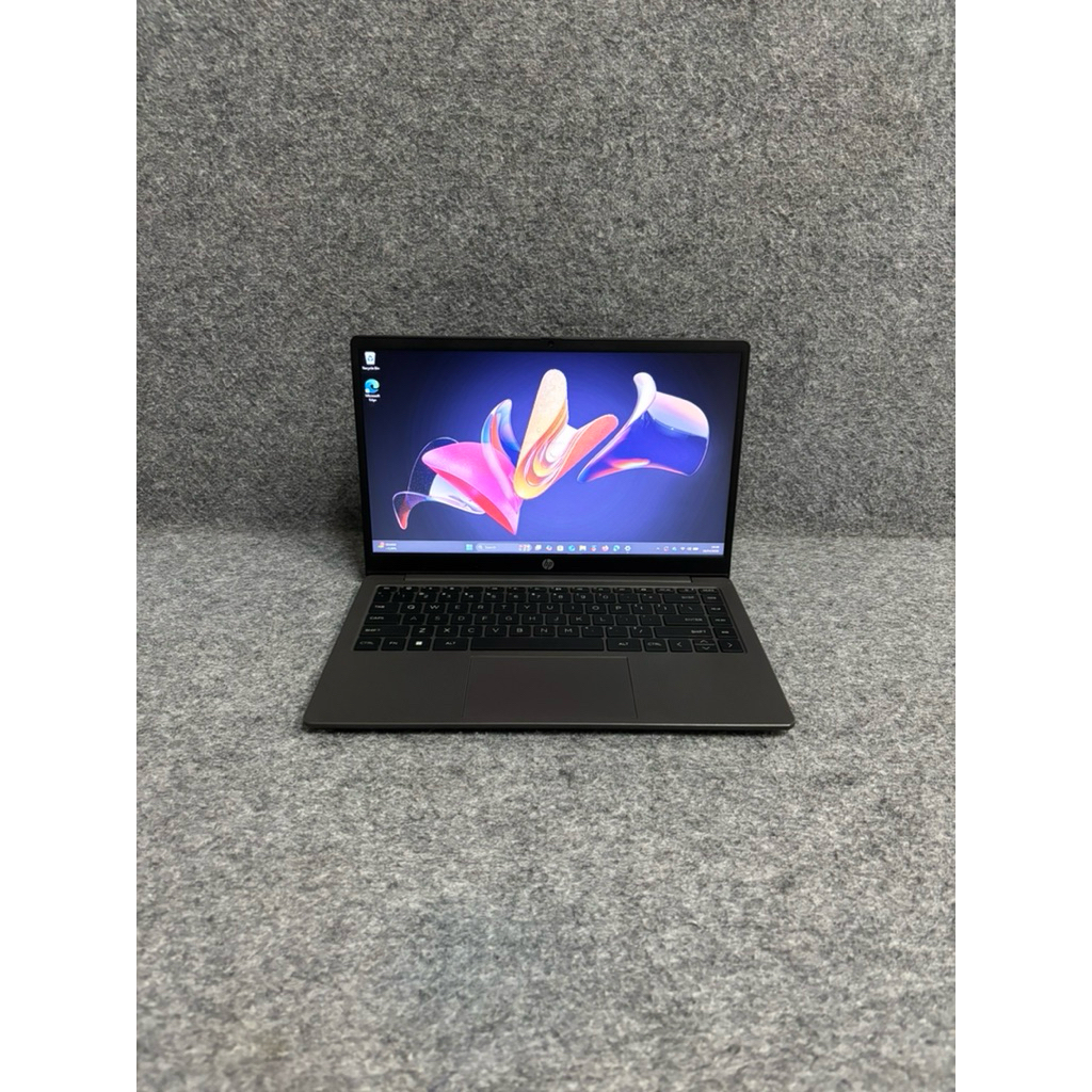 LAPTOP HP 245 G10 AMD RYZEN 5 - 7520U 8GB/512GB