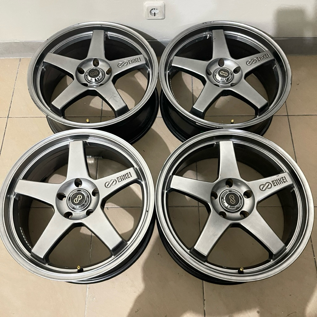 Velg Original Enkei EV5 Ring 18. Original Paint. Lebar 7.5. Et 40. 5x114. For HRV, Xpander, dll