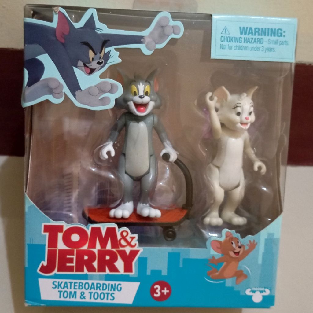 Action Figure Tom and Jerry Skateboarding Toots Cat Mouse Kucing Tikus Warner Bros Moose Toys Figur 