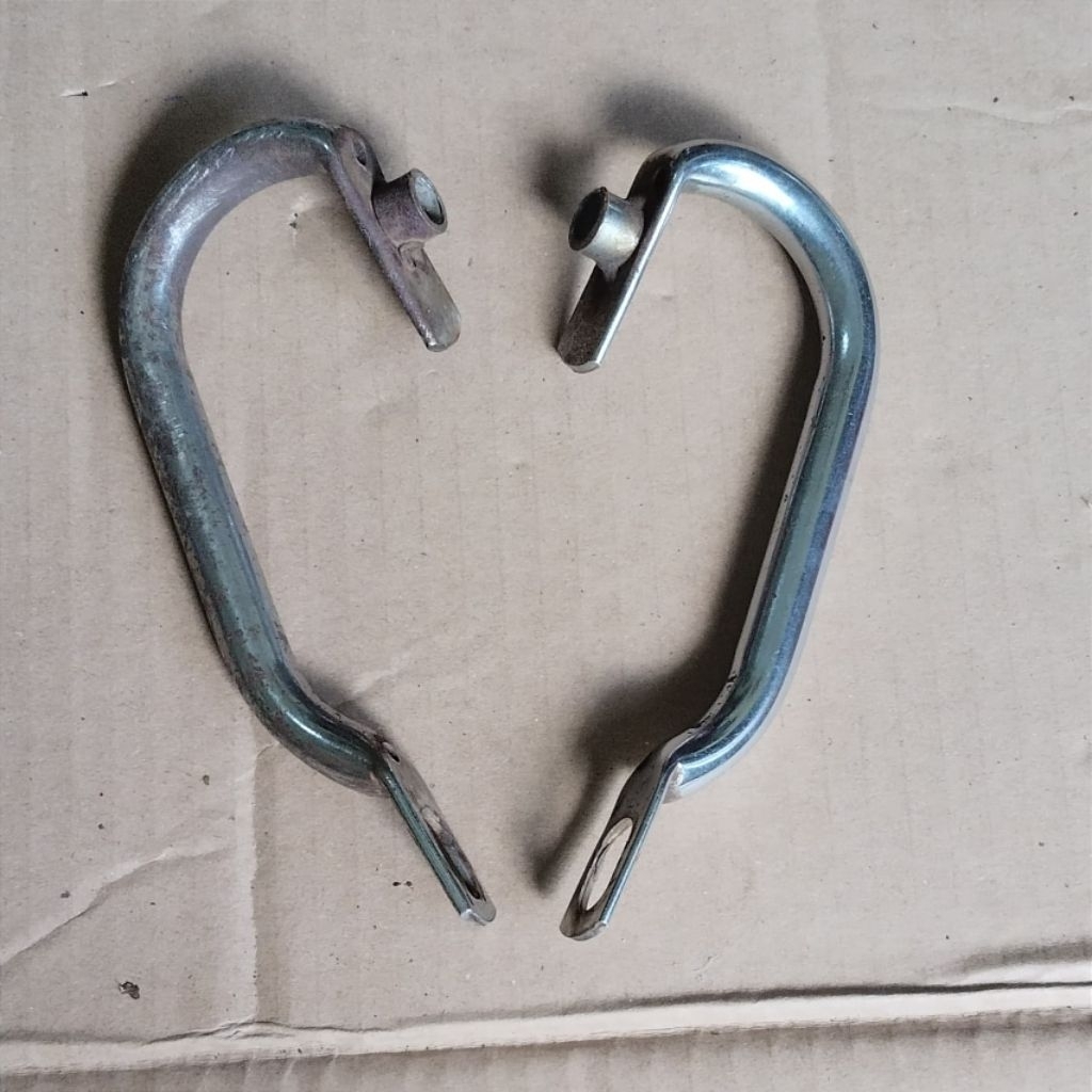 begel behel pegangan jok C70 original copotan / bekas sepasang