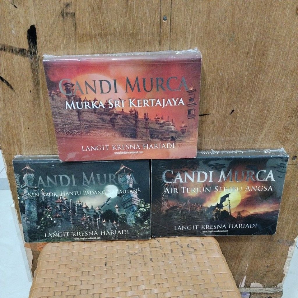 BUKU BEKAS ORIGINAL KONDISI MULUS ORIGINAL:CANDI MURCA(LANGIT KRESNA HARIADI(1SET ISI TIGA BUKU)