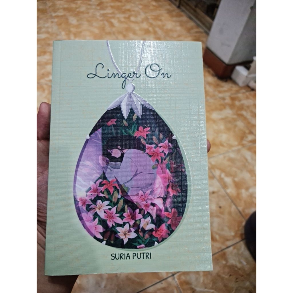 preloved Novel LINGER ON original