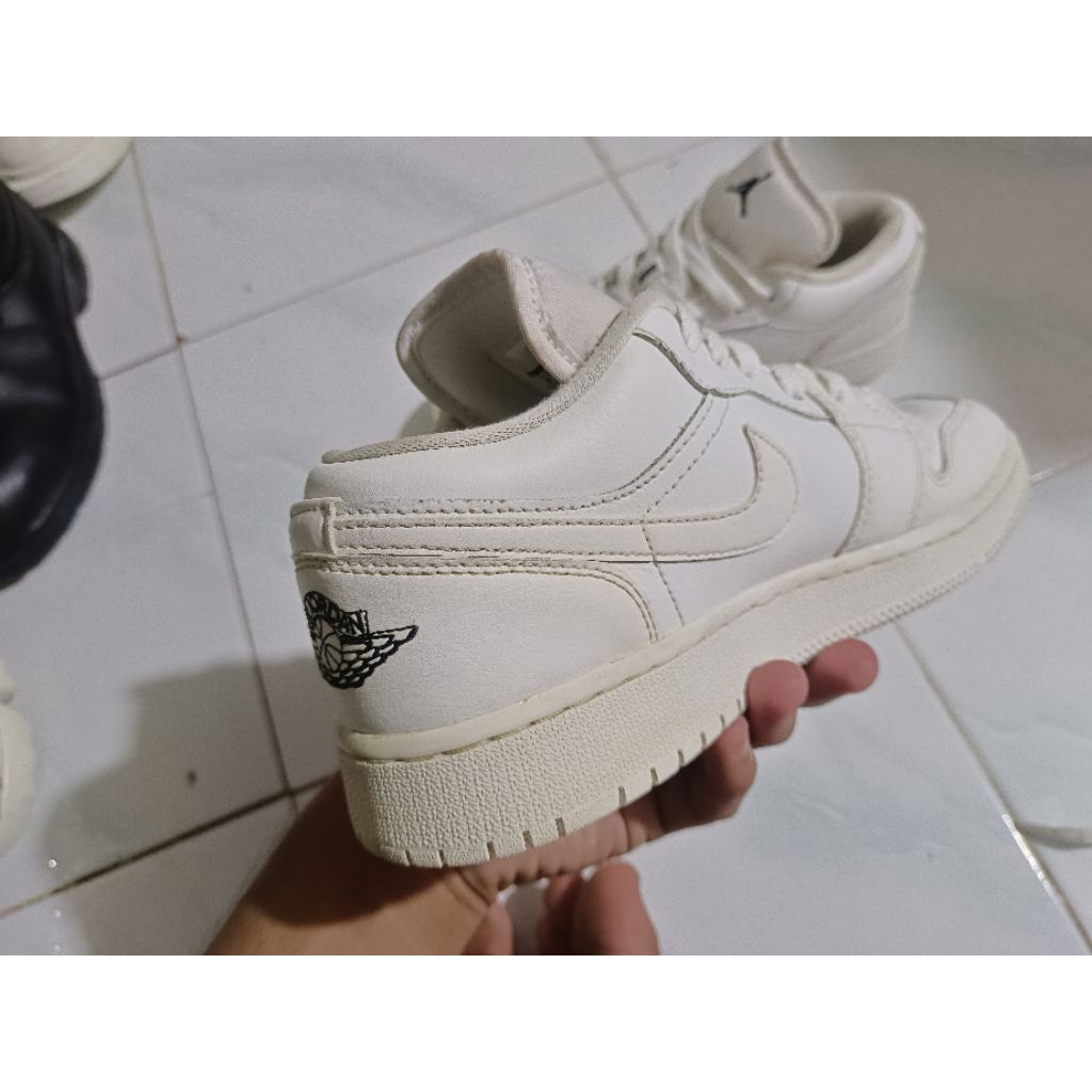 sepatu nike air Jordan 1Low triple White Second