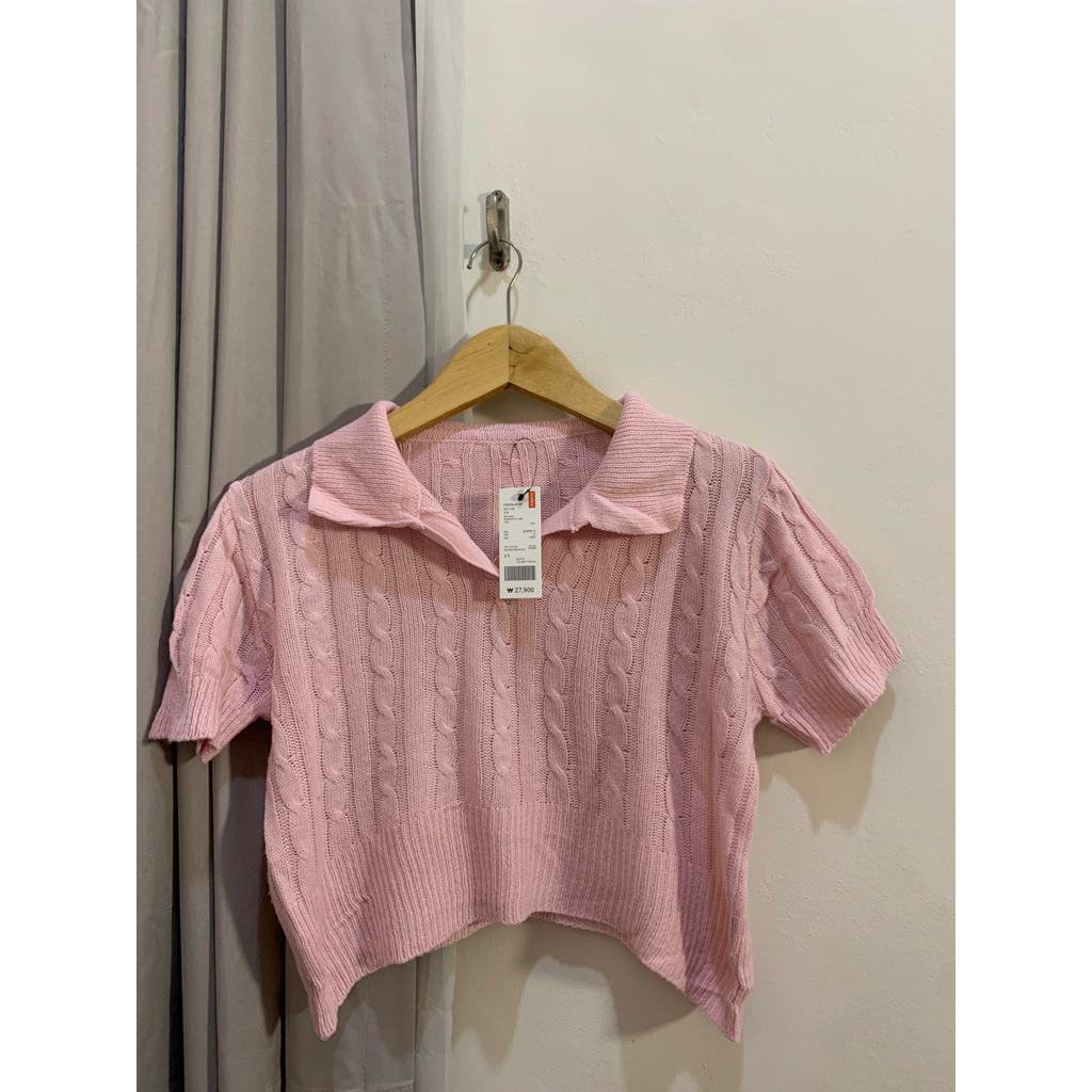 Baju rajut crop wanita model kepang pink